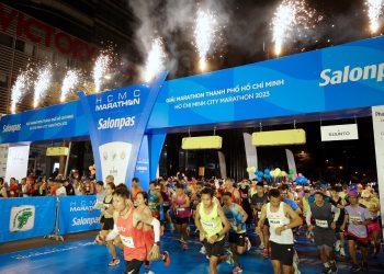 Hàng ngàn người chạy khai xuân 2023 tại giải chạy Salonpas HCM Marathon lần thứ 10