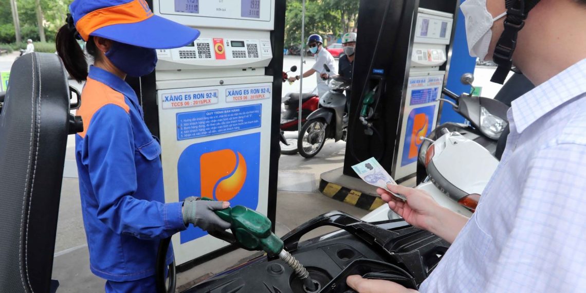 Giá xăng có thể tiếp tục tăng vào ngày mai?