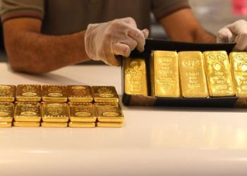 Bị Fed chặn đà, giá vàng đồng loạt chững lại