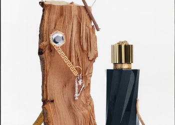 Nước Hoa Atelier Versace:  Haute Couture  hương thơm tươi mát và dịu nhẹ, hương thơm của hoa, cho đến mùi hương nồng nàn