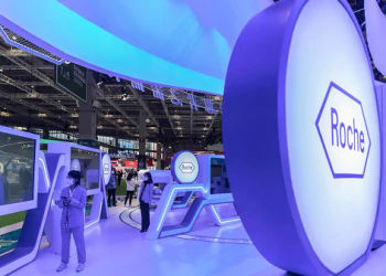 Cổ phiếu Roche Holding “cháy hàng” trước thềm chia cổ tức. Có nên đầu tư ngay hôm nay?
