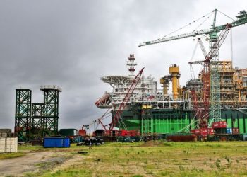 Những tay chơi khó lường trong ván bài giá dầu toàn cầu