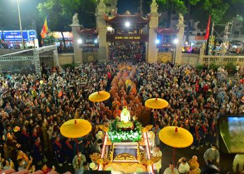 Khai mạc Triển lãm văn hóa “Lửa thiêng rực sáng sử vàng”