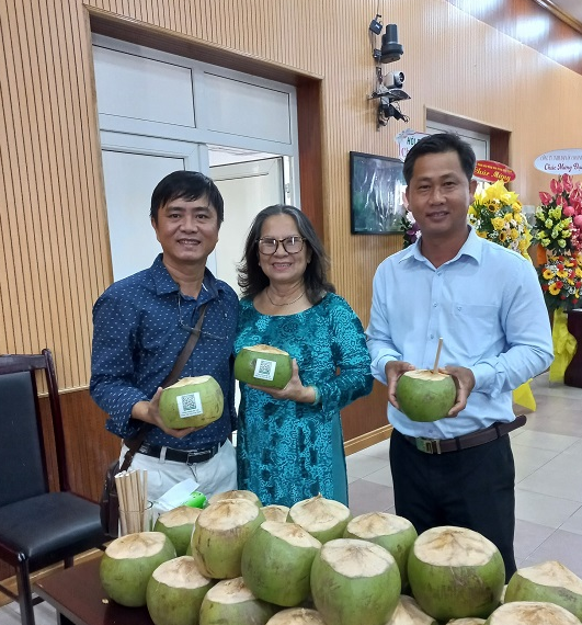 Nguyễn Phi Trường:Chất lượng làm nên uy tín Dừa Phượng Hoàng