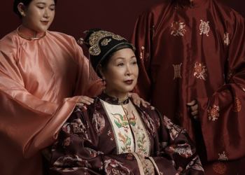 Khán giả ngỡ NSND Hồng Vân “xuyên không” với bộ ảnh Việt phục độc đáo