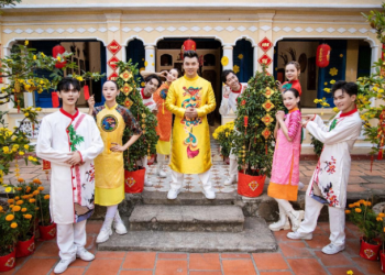 Ưng Hoàng Phúc tích cực lăng xê áo dài trong MV mới Xuân ơi