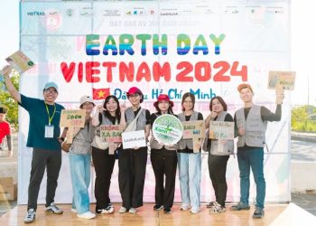 LocknLock ra quân “dọn rác” đồng hành chiến dịch “EARTH DAY VIỆT NAM 2024”