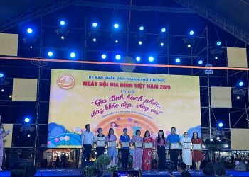 Ngày hội gia đình “Blue khoẻ đẹp”  khỏe đẹp thu hút 30.000 lượt khách tham dự