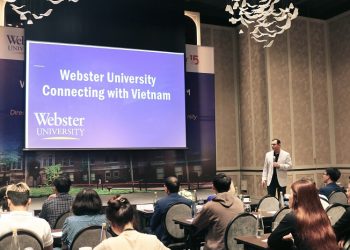 Đại học Webster phối hợp cùng Học viện Smart Train tổ chức: Hội thảo học bổng du học đại học Webster và giao lưu với đại kiện tướng Lê Quang Liêm