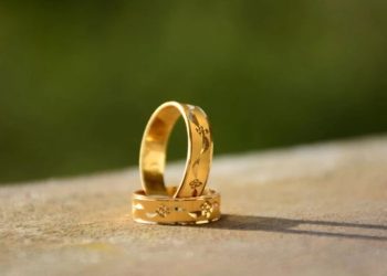 Người mua vàng nhẫn có lợi?