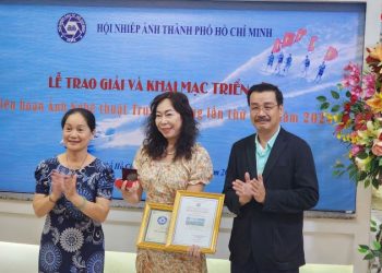 Tác phẩm Về bến của tác giả Lê Hoài Ân đoạt giải thưởng Liên hoan ảnh Nghệ thuật truyền thống TP.HCM lần thứ 49