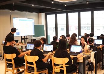 AsomeIT Triển Khai Chương Trình Dạy Thử 3 Ngày – Khơi Nguồn Đam Mê STEM Cho Học Sinh Tiểu Học