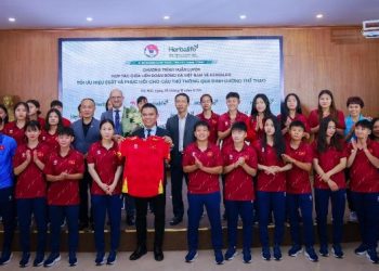Herbalife Vietnam đồng hành cùng Liên Đoàn Bóng Đá Việt Nam tổ chức buổi đào tạo về dinh dưỡng thể thao nâng cao cho các huấn luyện viên và cầu thủ bóng đá
